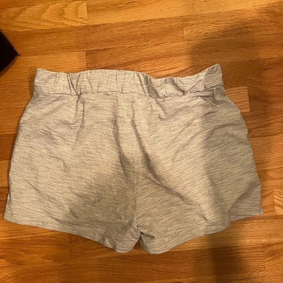 Lululemon Relaxed Short - Picture 3 of 3